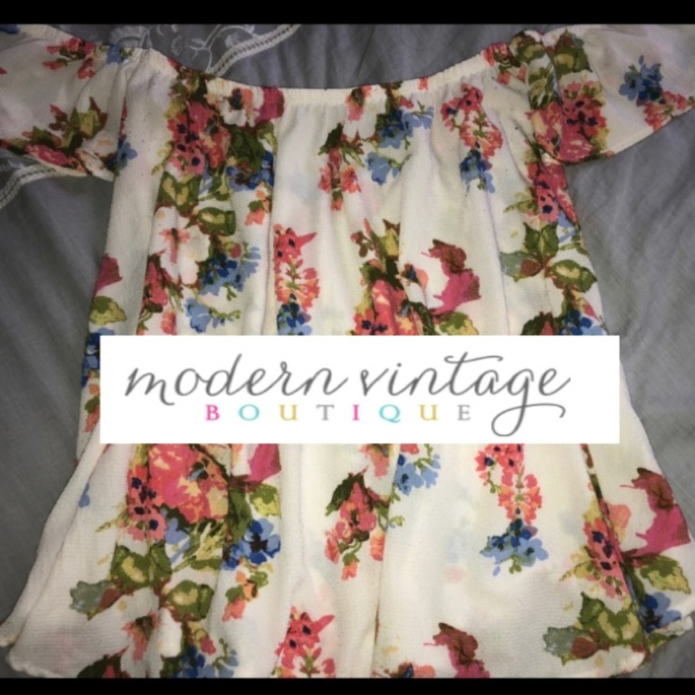 Modern Vintage Boutique Off the Shoulder Top